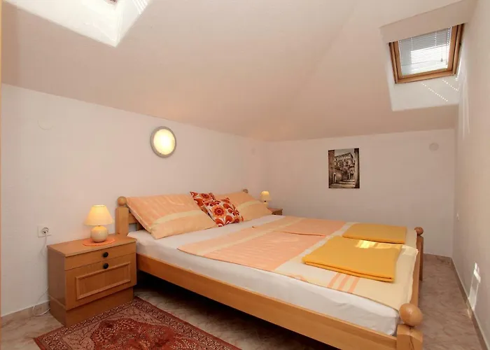 Semesterbostad Nataly *